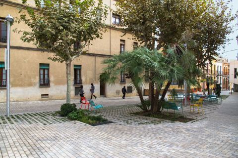 Reurbanització de la Plaça Catalunya i del C. Roger de Flor