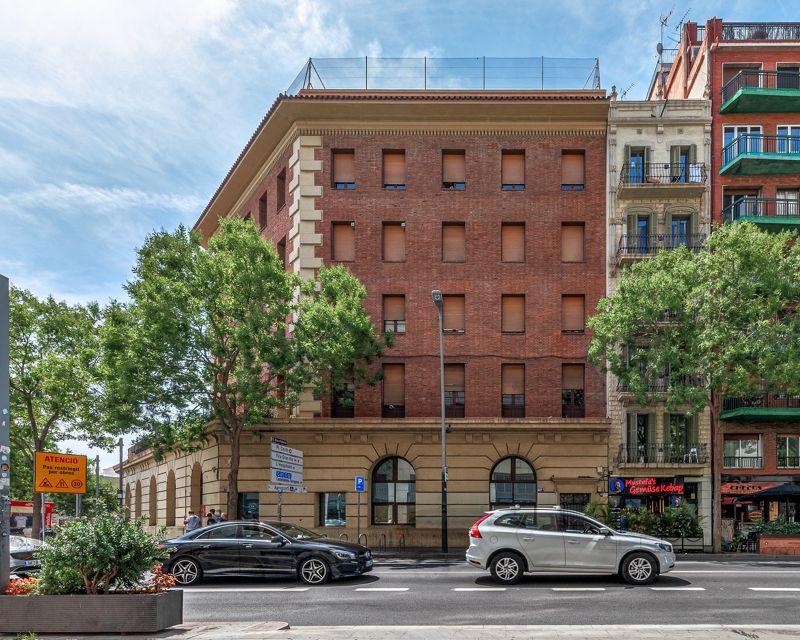 Adaptation of the Francesc Macià Cultural Institutes as a School Complex