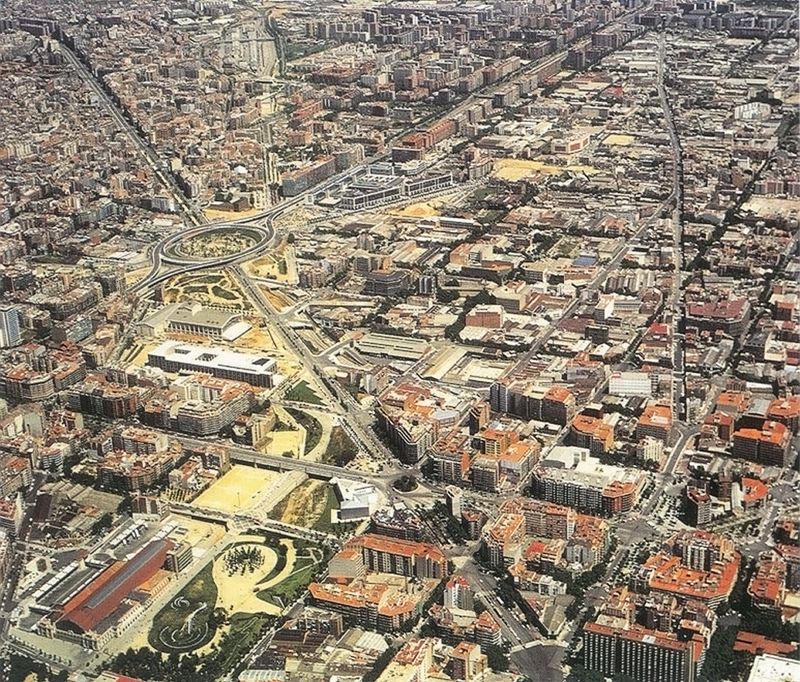 Plaza de Les Glòries Catalanes