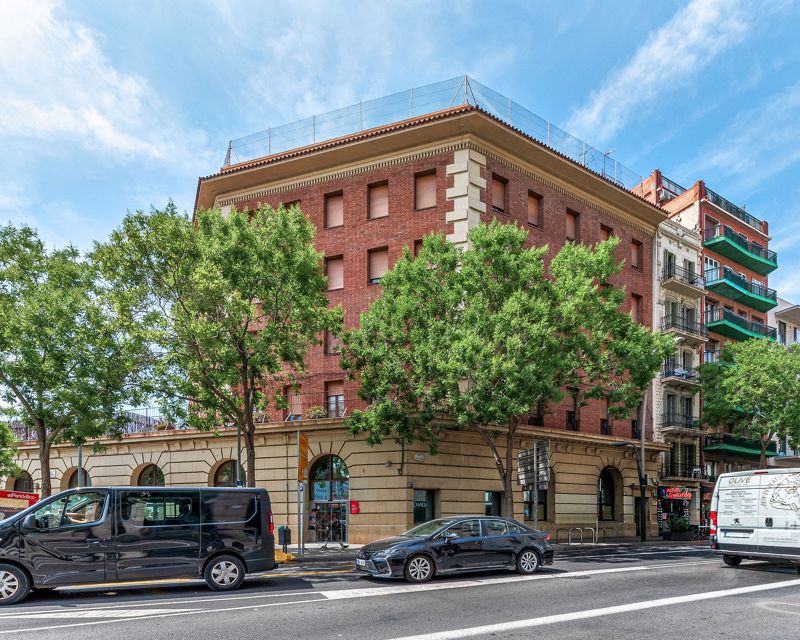 Adaptation of the Francesc Macià Cultural Institutes as a School Complex