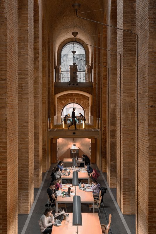 UPF Library in the Water Tower of La Ciutadella Park