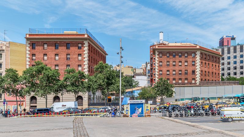 Adaptation of the Francesc Macià Cultural Institutes as a School Complex