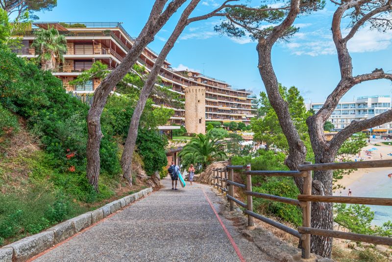 Urbanització Torre Valentina. Edifici Eden Platja