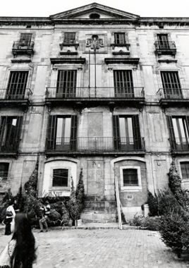 Palau Episcopal. Restauració i Façana a la Plaça de Garriga i Bachs