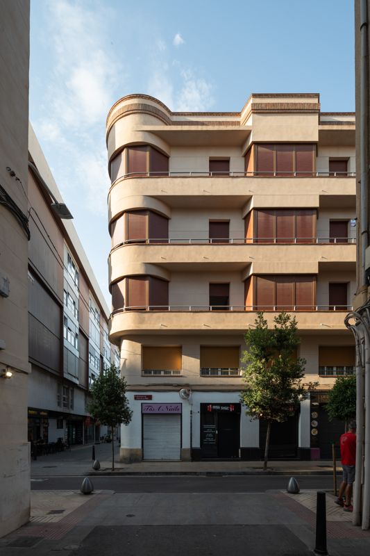 Edifici d'Habitatges Prat de la Riba 14