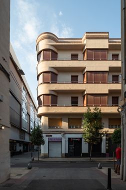 Edifici d'Habitatges Prat de la Riba 14