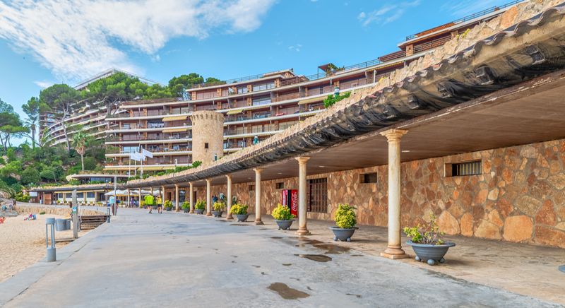 Urbanització Torre Valentina. Edifici Eden Platja