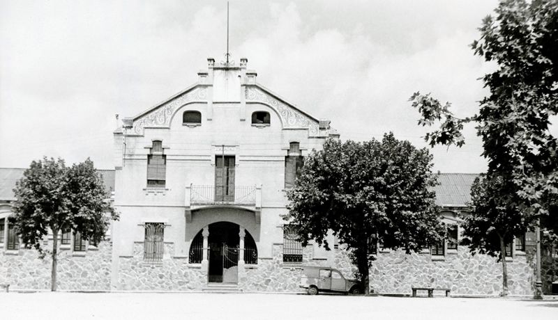 Ajuntament i Escoles Públiques