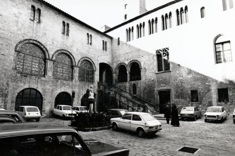 Palau Episcopal. Restauració i Façana a la Plaça de Garriga i Bachs