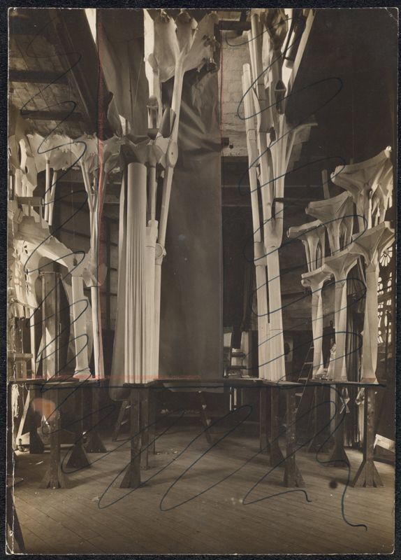 Continuación de las Obras del Templo Expiatorio de la Sagrada Familia