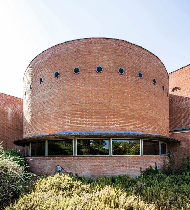 Escola de Viticultura i Enologia Mercè Rossell i Domènech