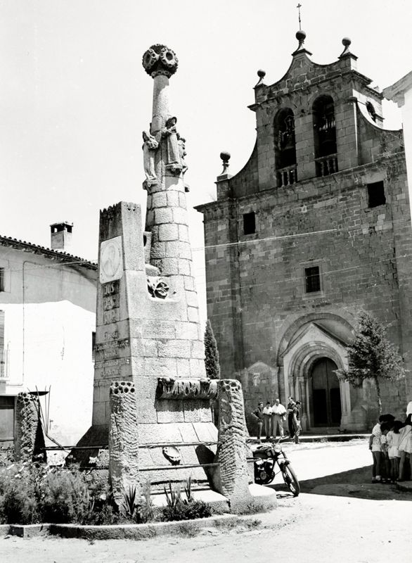 Monument a Mossèn Cinto Verdaguer